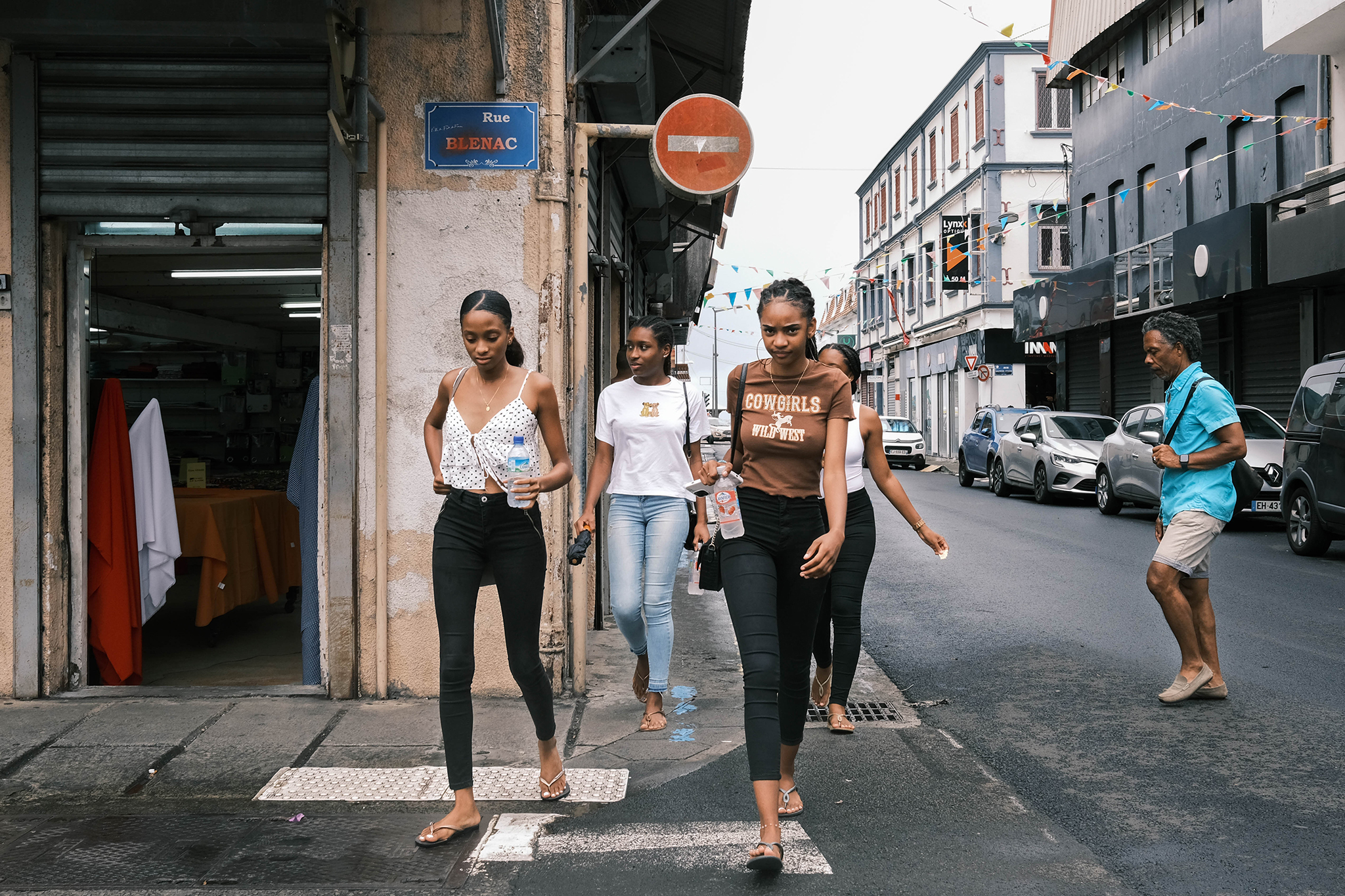 Geez_FDF_Martinique_girls_rue_blenac_2048
