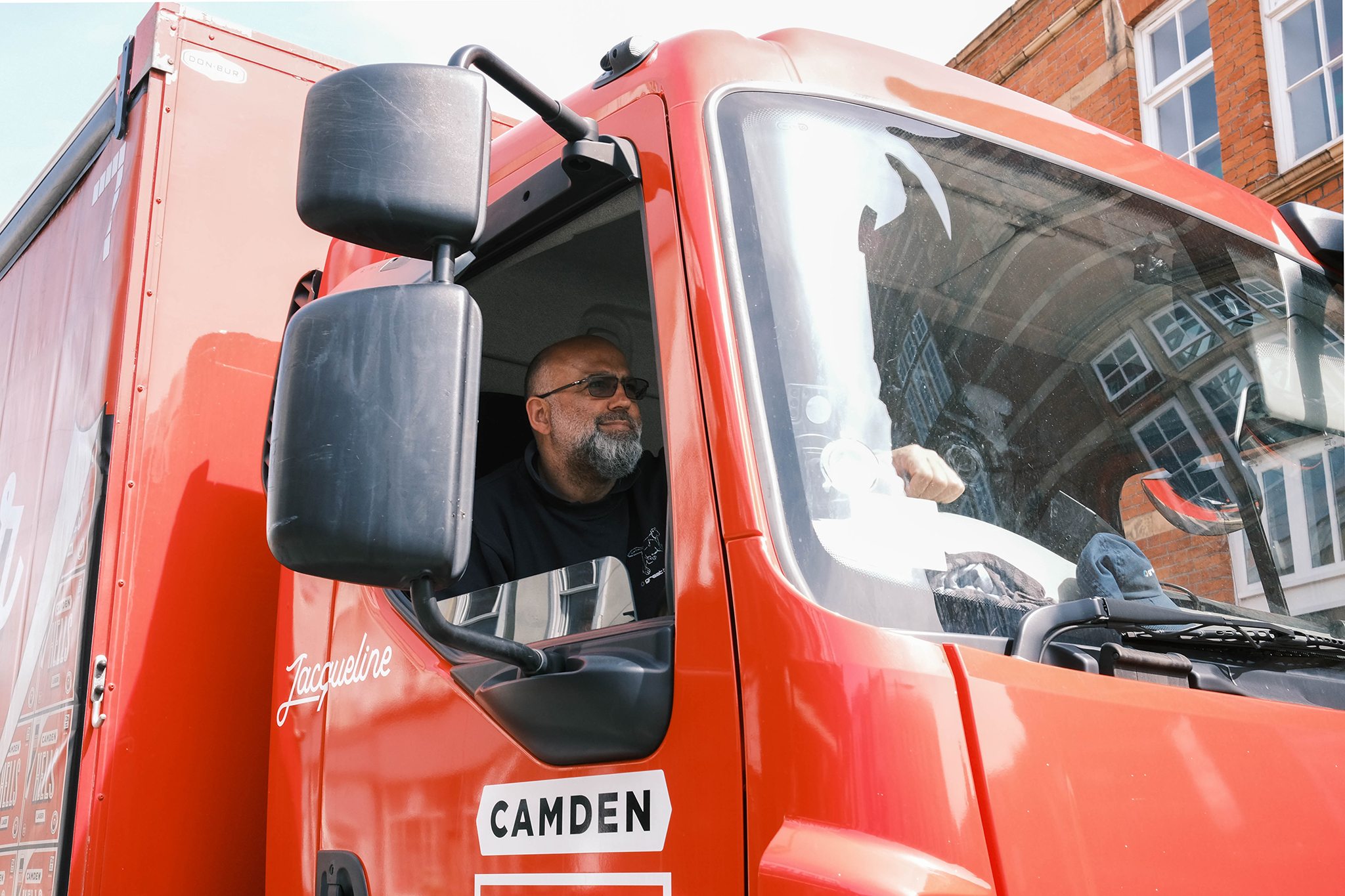 Geez_Kentish_Town_Camden_red_truck_2048